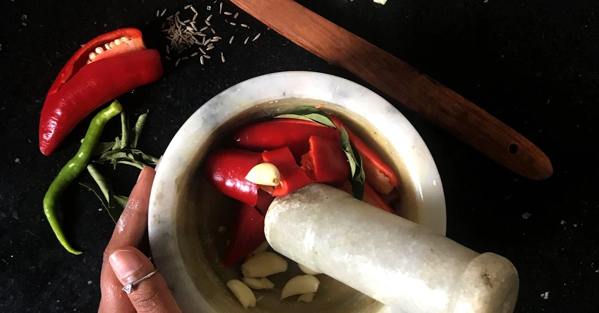 Игровой интерфейс слота Hot Chilli с барабанами и символами перца